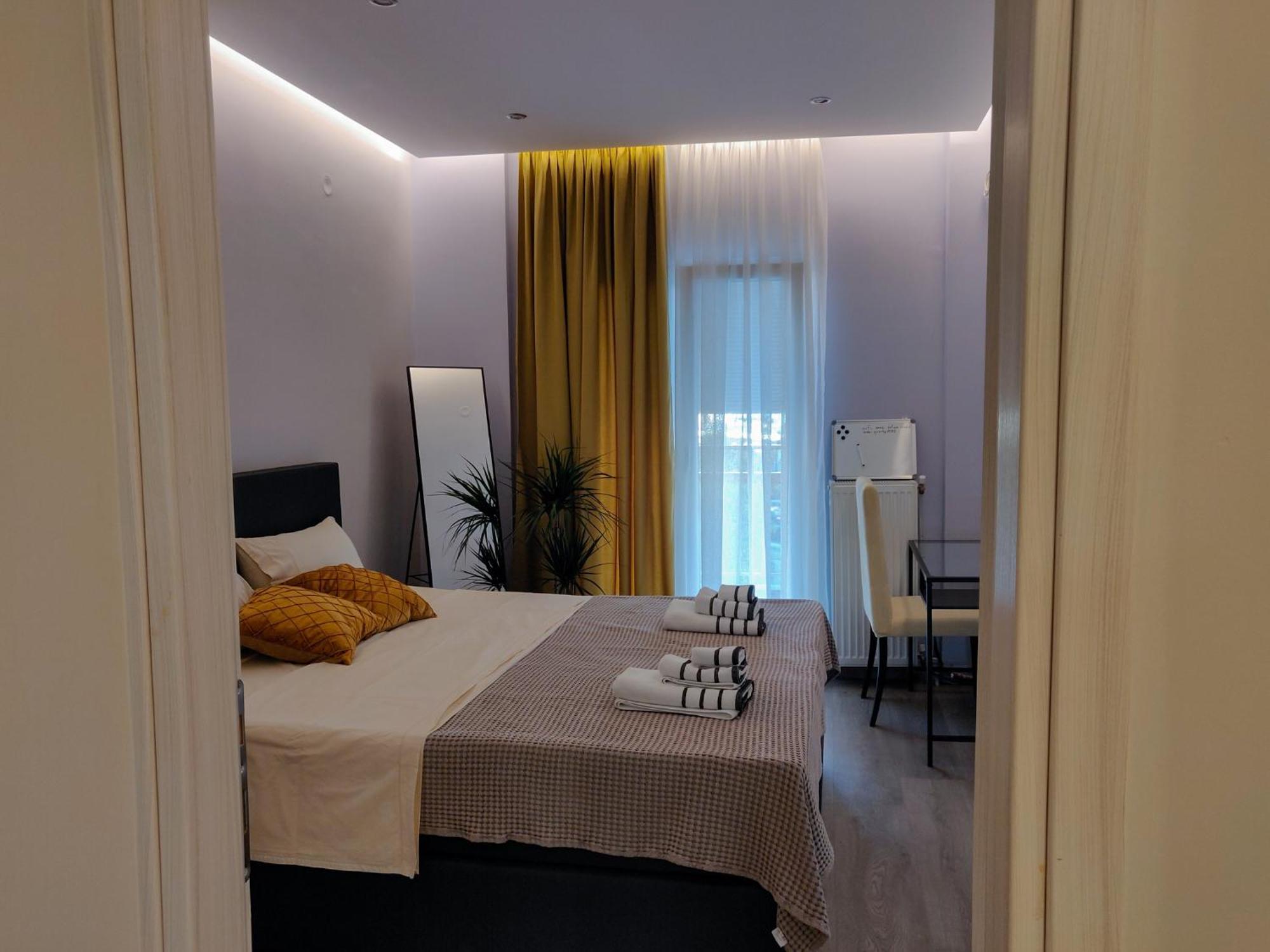 Luxury Suites With King-Sized Bed Selanik Oda fotoğraf
