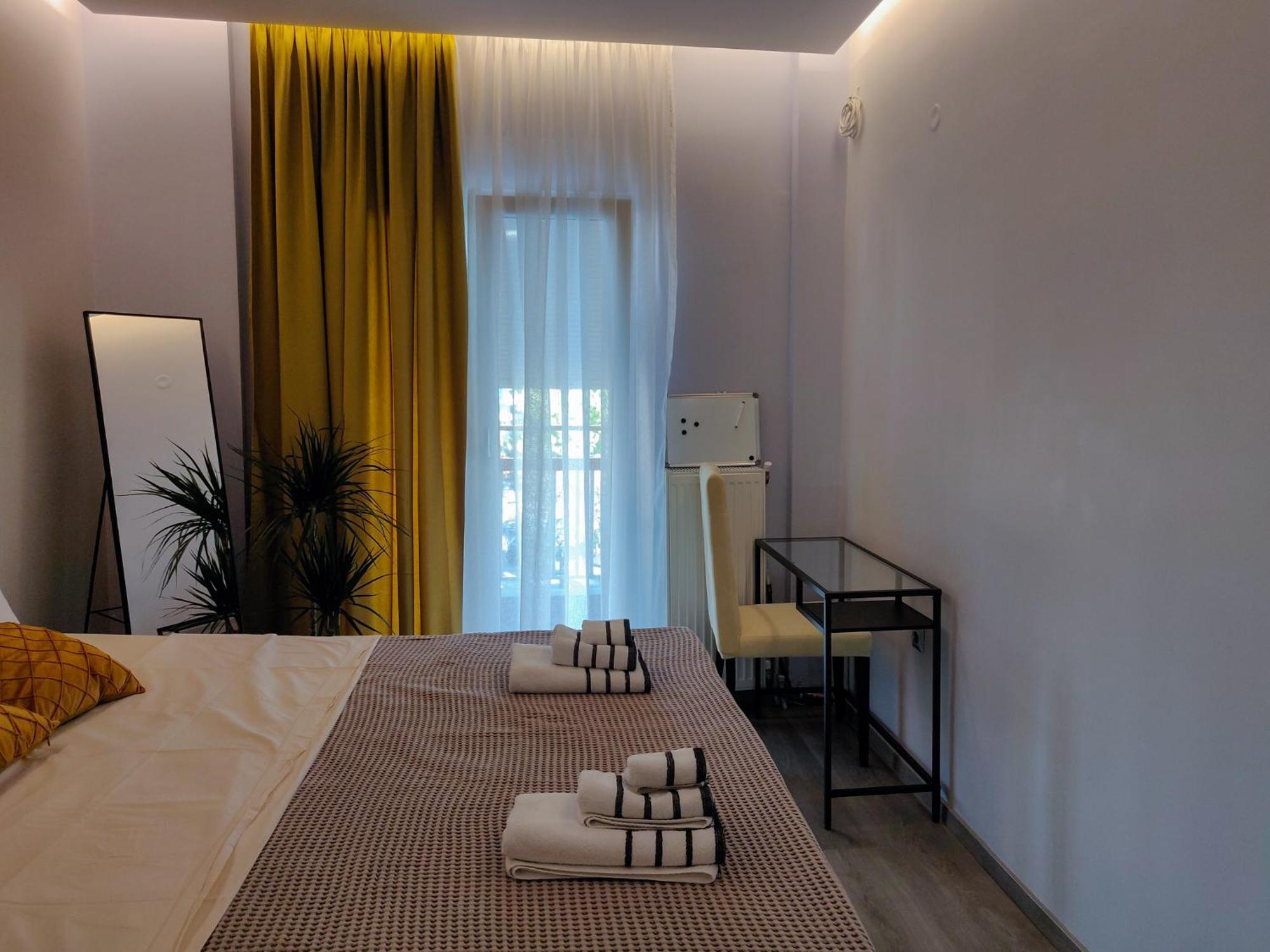 Luxury Suites With King-Sized Bed Selanik Oda fotoğraf