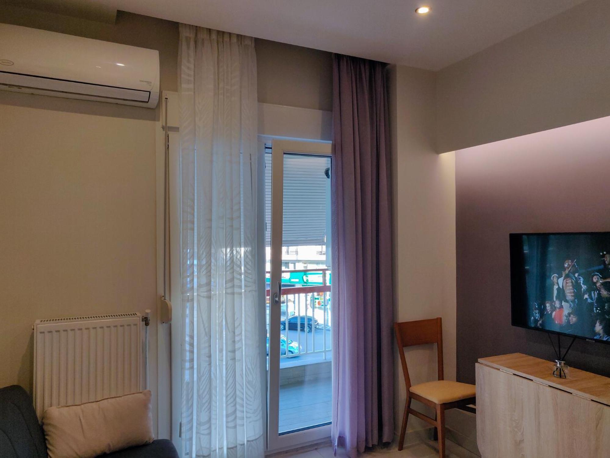 Luxury Suites With King-Sized Bed Selanik Oda fotoğraf
